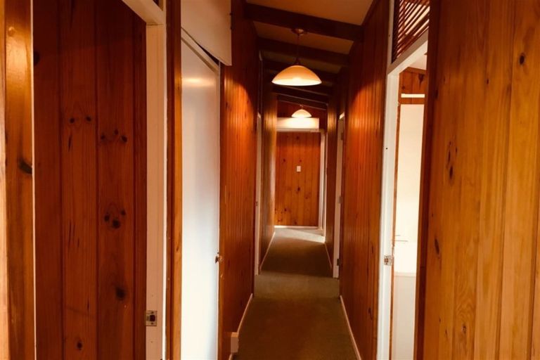 Photo of property in 34 Red Hills Road, Massey, Auckland, 0614