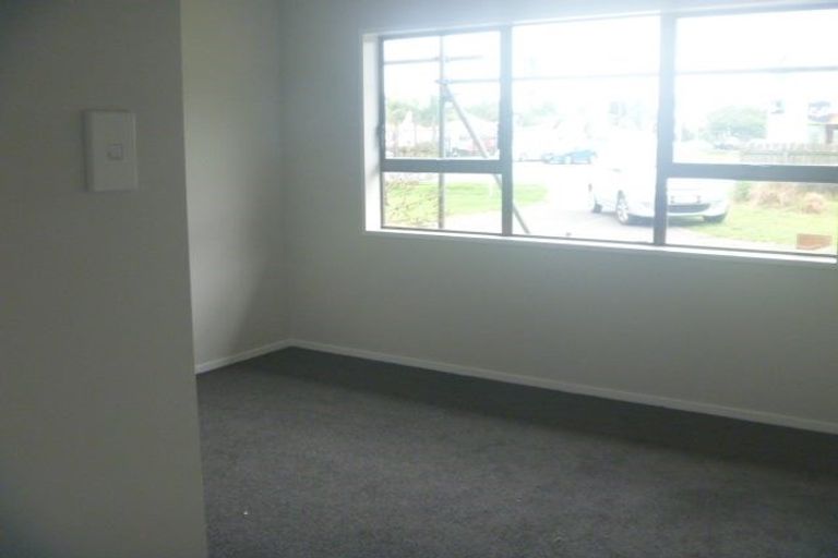 Photo of property in 2/2 Walter Strevens Drive, Conifer Grove, Takanini, 2112