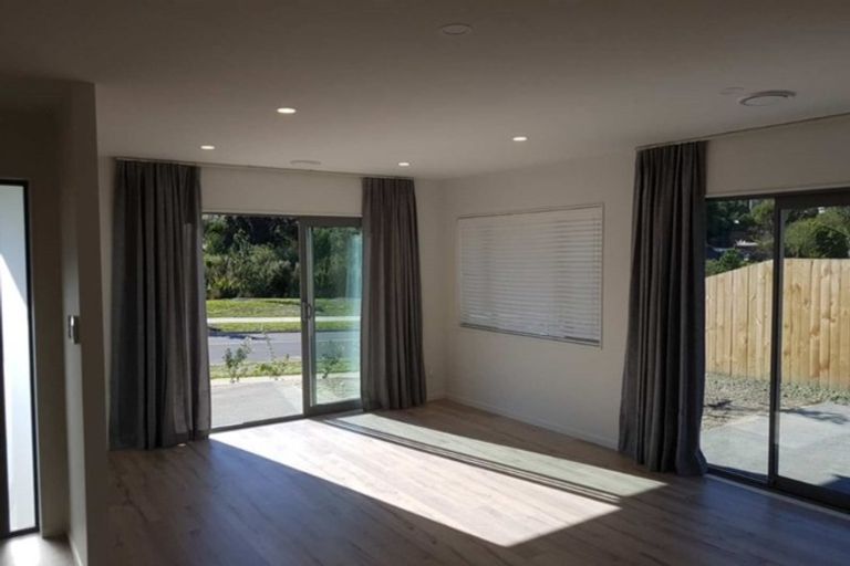 Photo of property in 117 Karepiro Drive, Stanmore Bay, Whangaparaoa, 0932