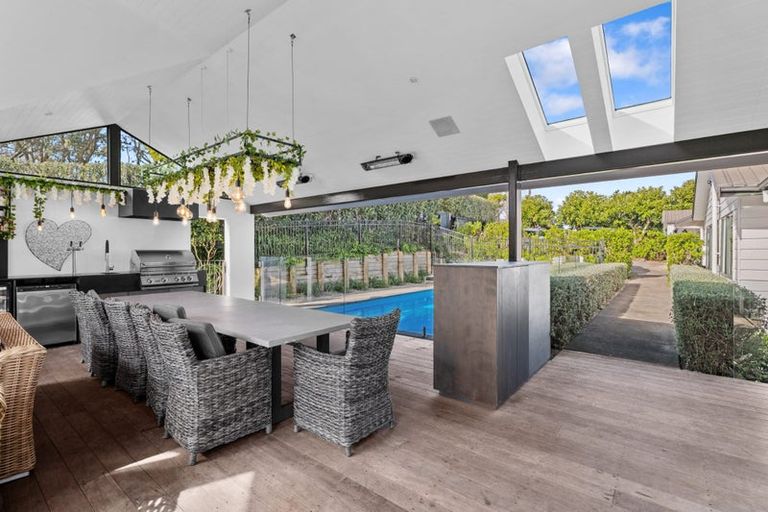 Photo of property in 86 Whites Road, Whitford, Howick, 2571
