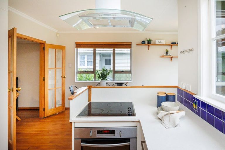 Photo of property in 27 Waterloo Crescent, Hokowhitu, Palmerston North, 4410