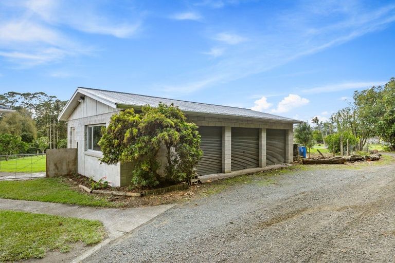 Photo of property in 230 Riverhead Road, Kumeu, 0892