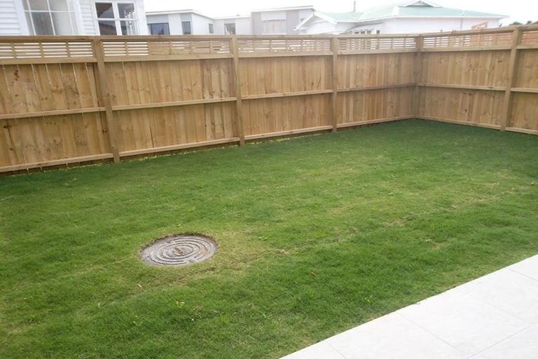 Photo of property in 22/45a Swanson Road, Henderson, Auckland, 0610