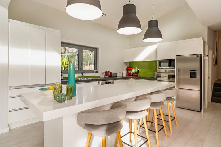 Photo of property in 9 Sylvan Way, Silverstream, Upper Hutt, 5019