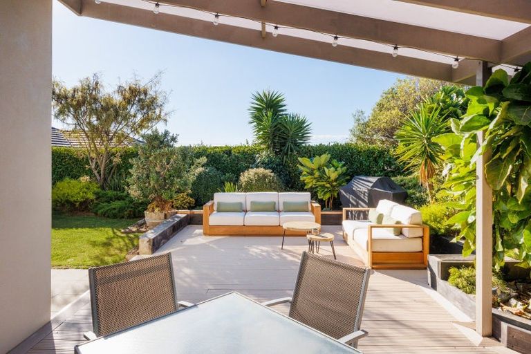 Photo of property in 165 Pacific Drive, Fitzherbert, Palmerston North, 4410