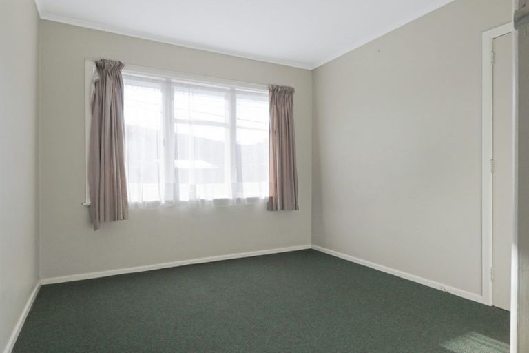 Photo of property in 35 Dunns Street, Silverstream, Upper Hutt, 5019