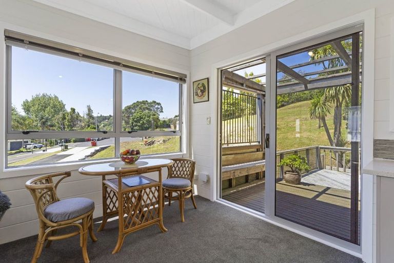 Photo of property in 11 Donald Place, Stillwater, Silverdale, 0993