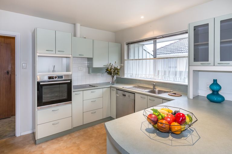 Photo of property in 9 Leacroft Street, Bishopdale, Christchurch, 8053