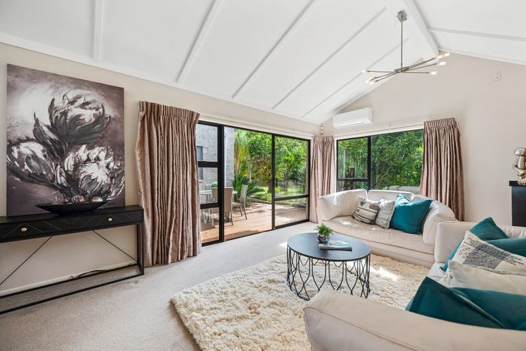 Photo of property in 6 Odin Place, Beach Haven, Auckland, 0626