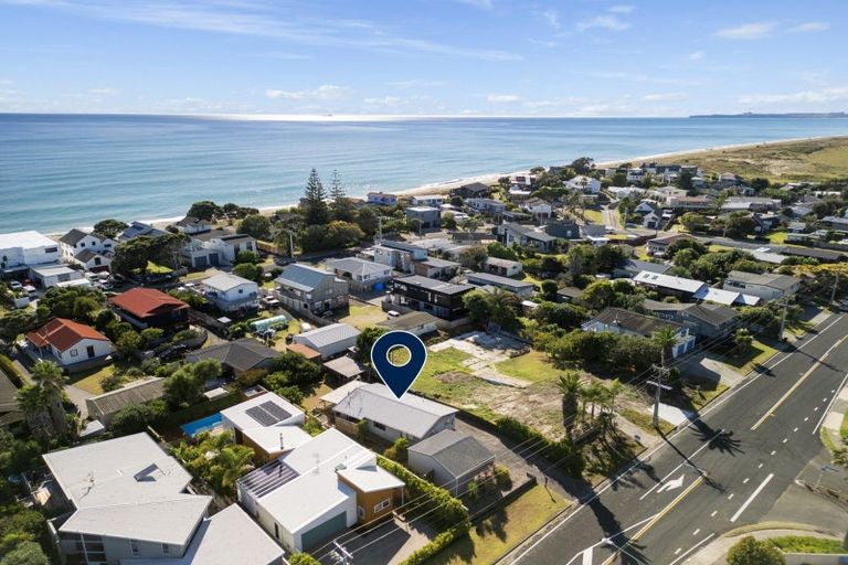 Photo of property in 1297 Papamoa Beach Road, Papamoa Beach, Papamoa, 3118