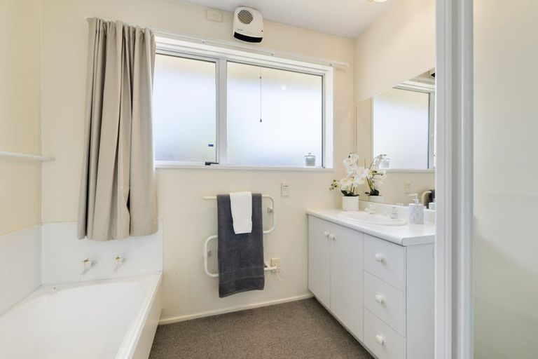 Photo of property in 1/216 Greers Road, Bryndwr, Christchurch, 8053