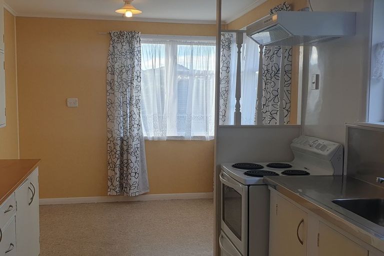 Photo of property in 10 Maher Place, Ranui, Porirua, 5024