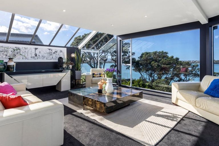 Photo of property in 2/81 Sylvan Avenue, Northcote, Auckland, 0627