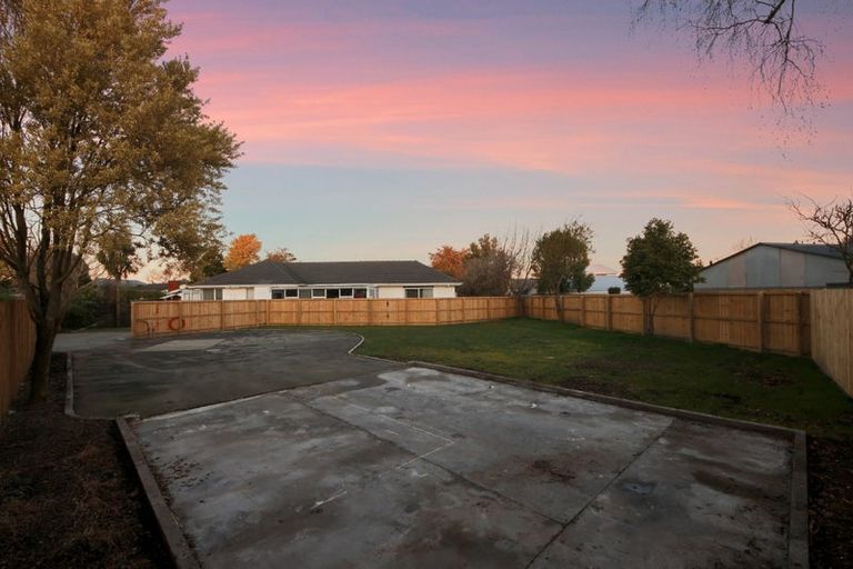 Photo of property in 13 Whitby Street, Burnside, Christchurch, 8053