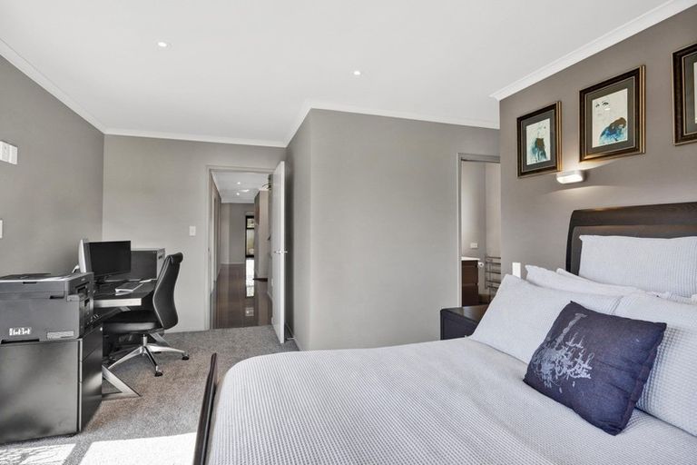 Photo of property in 5 Te Arakete Place, Hurworth, New Plymouth, 4310