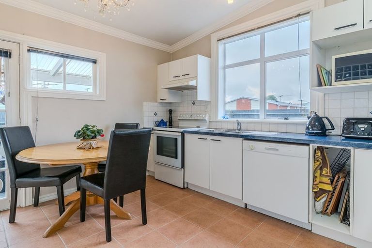 Photo of property in 196 Oxford Street, South Dunedin, Dunedin, 9012