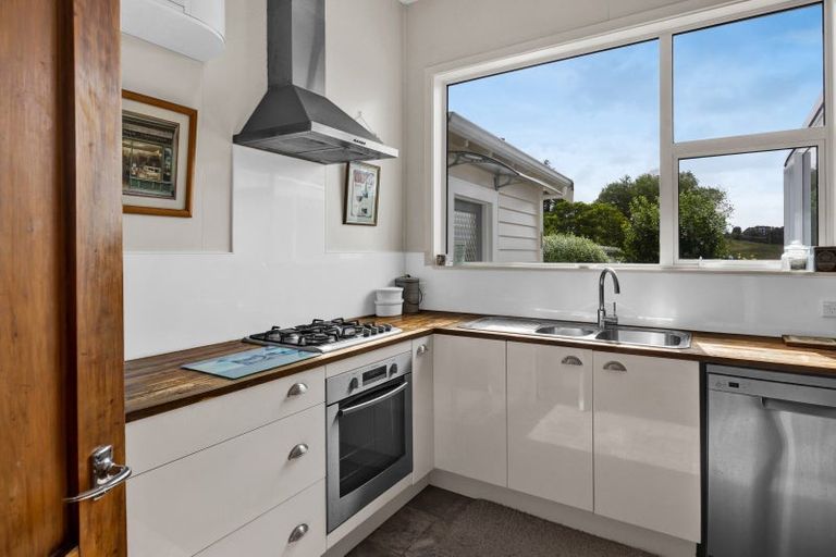 Photo of property in 22 Mills Street, Eltham, 4322