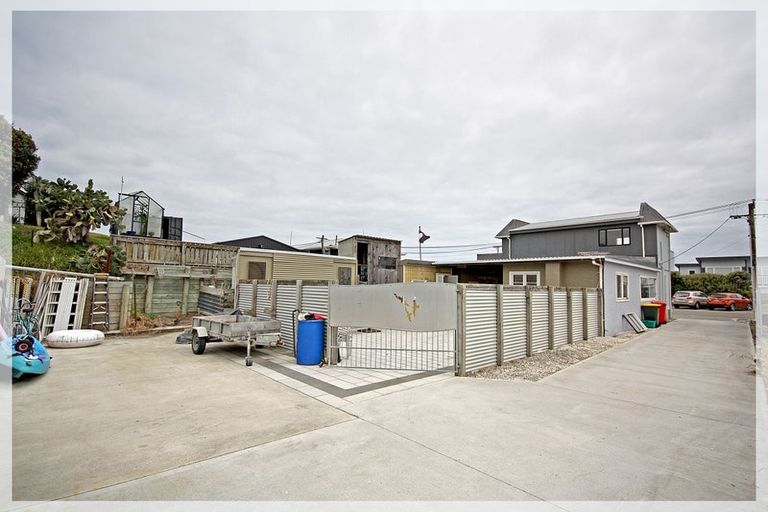 Photo of property in 16 Ocean Beach Street, Foxton Beach, Foxton, 4815