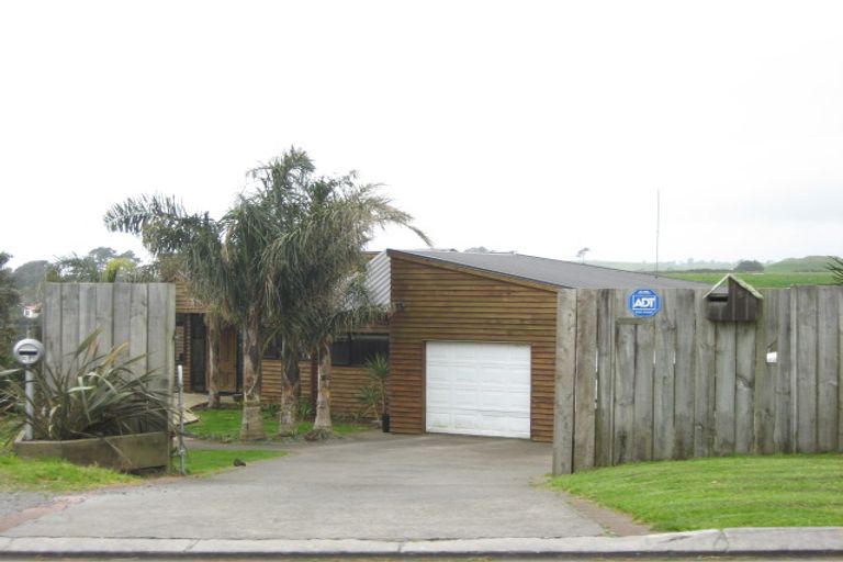 Photo of property in 5 Butlers Lane, Oakura, 4314