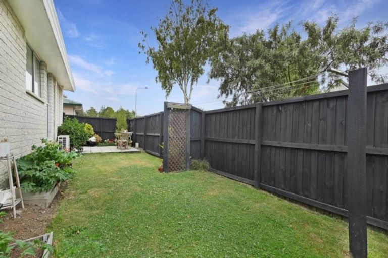 Photo of property in 1/11 Chipping Lane, Redwood, Christchurch, 8051