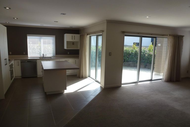 Photo of property in 21 Rosalie Terrace, Kelvin Grove, Palmerston North, 4414