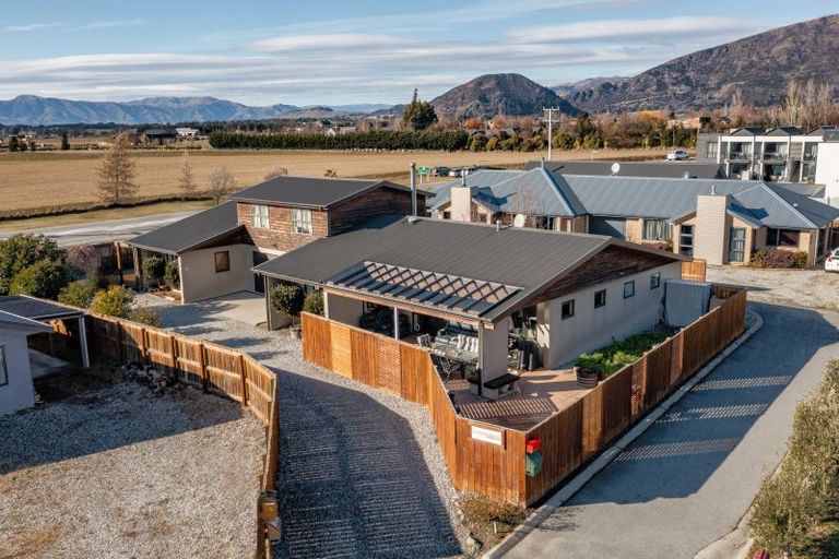 Photo of property in 5 Alpha Close, Wanaka, 9305