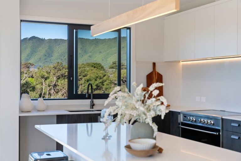 Photo of property in 42 Anderson Park Drive, Waikanae, 5036