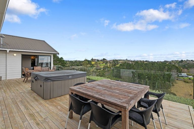 Photo of property in 86 Whites Road, Whitford, Howick, 2571