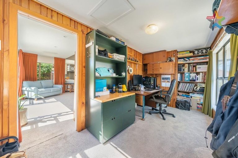 Photo of property in 27 Holyoake Crescent, Avalon, Lower Hutt, 5011