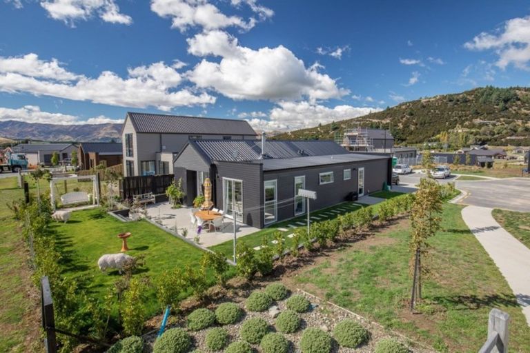 Photo of property in 24 Rocklands Court, Wanaka, 9305