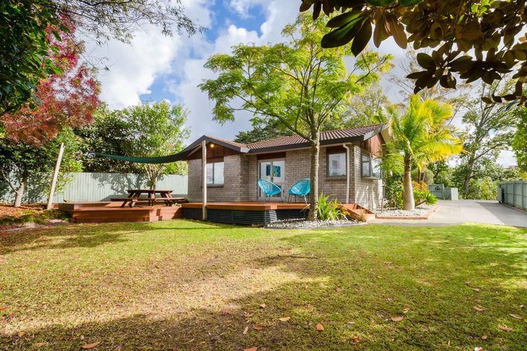 Photo of property in 76 Birdwood Road, Swanson, Auckland, 0612