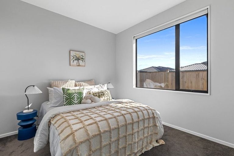 Photo of property in 7 Paihere Street, Huapai, Kumeu, 0810