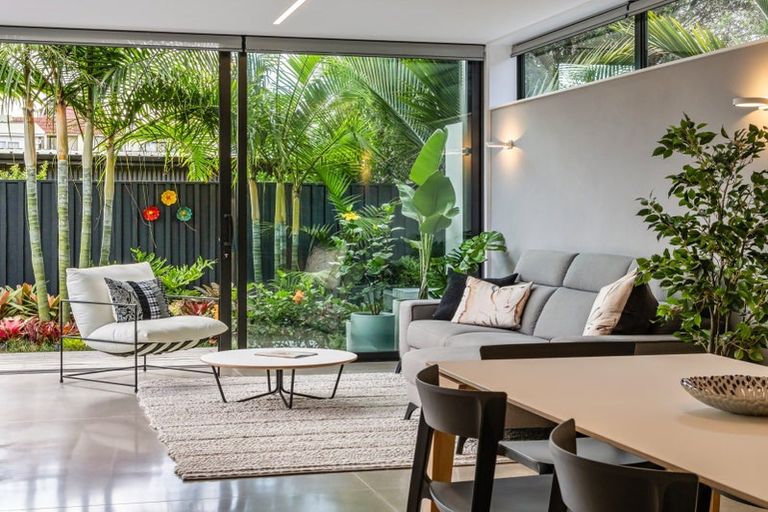 Photo of property in 35a Pitau Road, Mount Maunganui, 3116