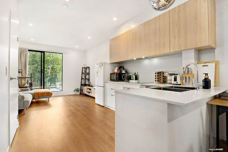 Photo of property in 19/26 Springvale Drive, Fairview Heights, Auckland, 0632