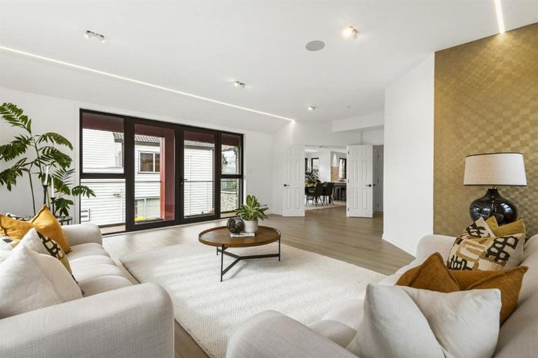 Photo of property in 106 Landing Drive, Albany, Auckland, 0632