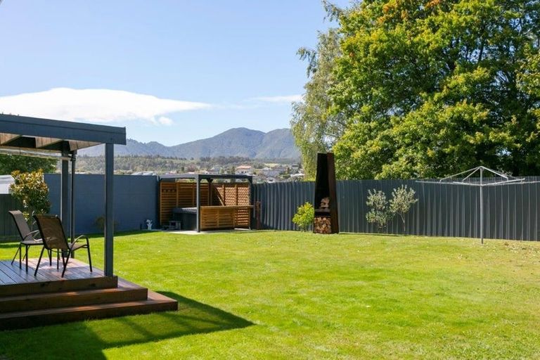 Photo of property in 76 Richmond Avenue, Richmond Heights, Taupo, 3330