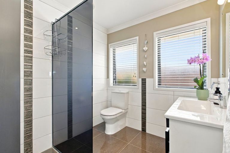 Photo of property in 82 Palm Springs Boulevard, Papamoa Beach, Papamoa, 3118