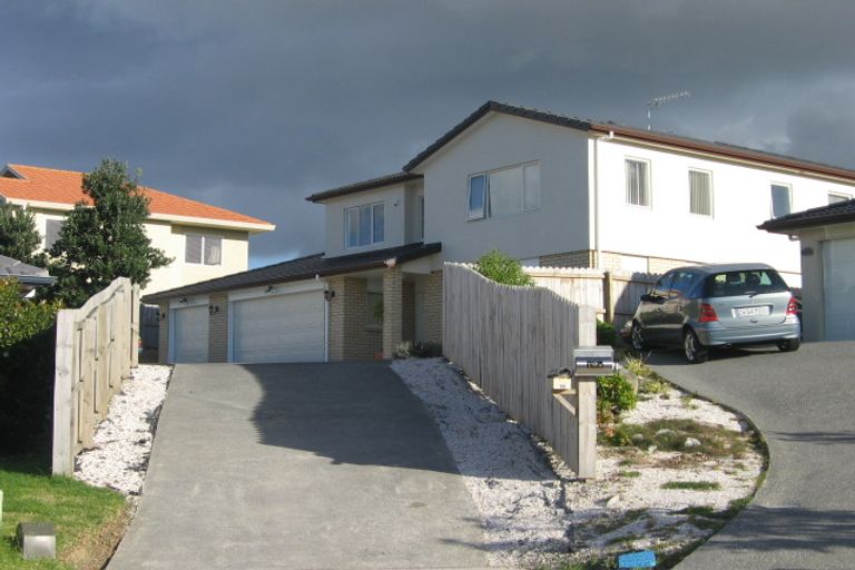 Photo of property in 14 Ballyward Close, East Tamaki, Auckland, 2013