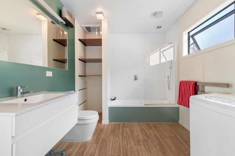 Photo of property in 10 Widgeon Place, Lake Hayes, Queenstown, 9304