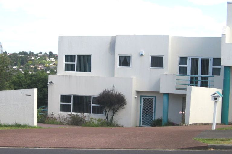 Photo of property in 1/2 Heathglen Place, Bayview, Auckland, 0629
