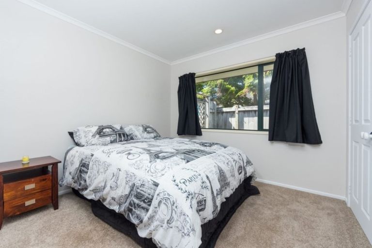 Photo of property in 3 Crannog Fen, Wattle Downs, Auckland, 2103