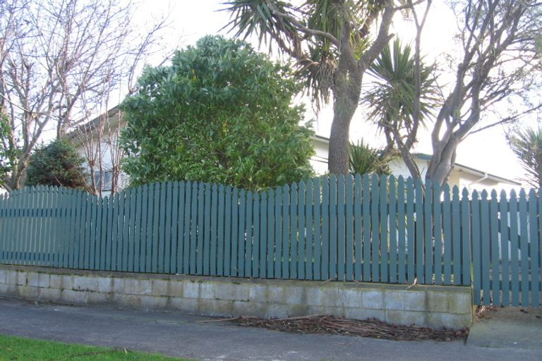 Photo of property in 23 Geraldine Crescent, Cloverlea, Palmerston North, 4412