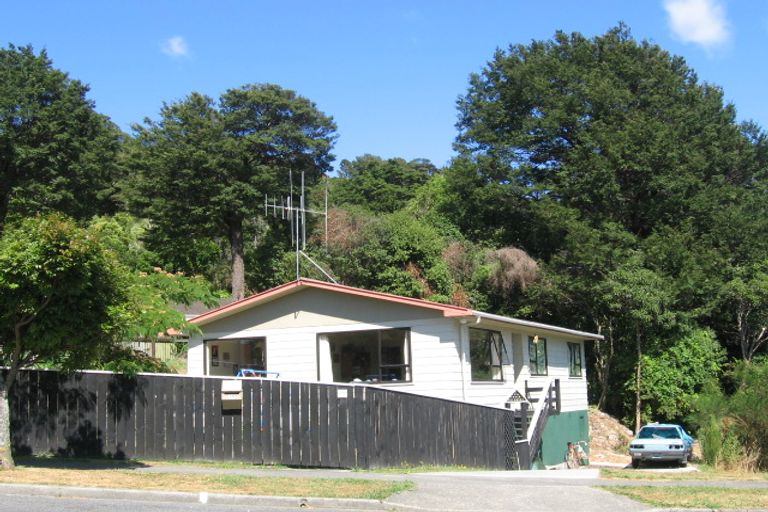 Photo of property in 18 Amber Grove, Birchville, Upper Hutt, 5018