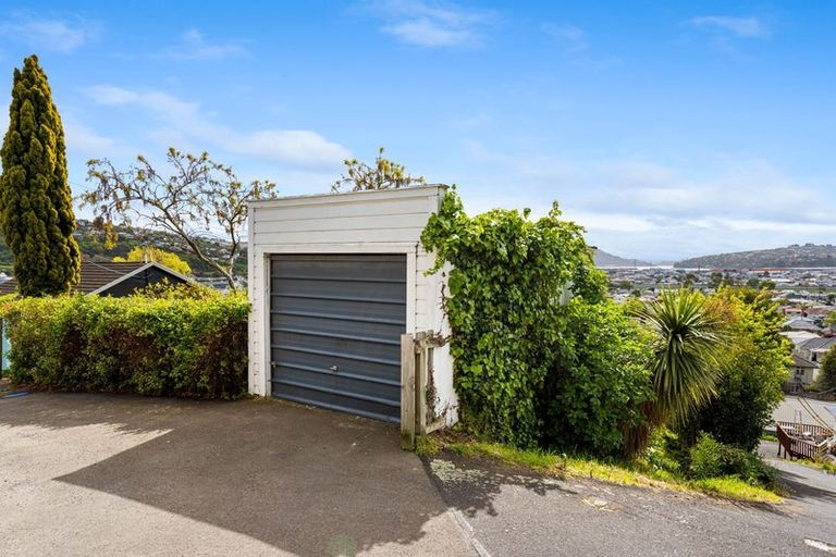 Photo of property in 33 Easther Crescent, Kew, Dunedin, 9012