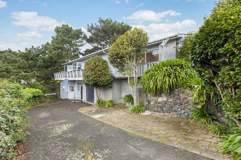 Photo of property in 14 Glen Alton Avenue, Paparangi, Wellington, 6037