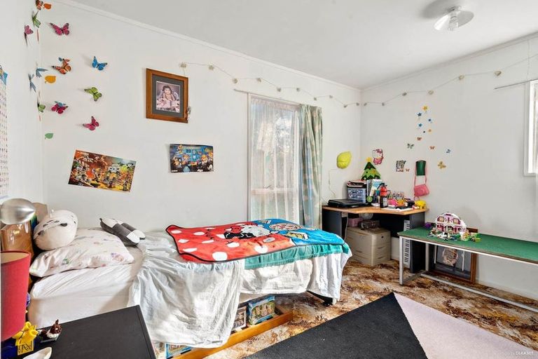 Photo of property in 1/35a Coniston Avenue, Te Atatu South, Auckland, 0610