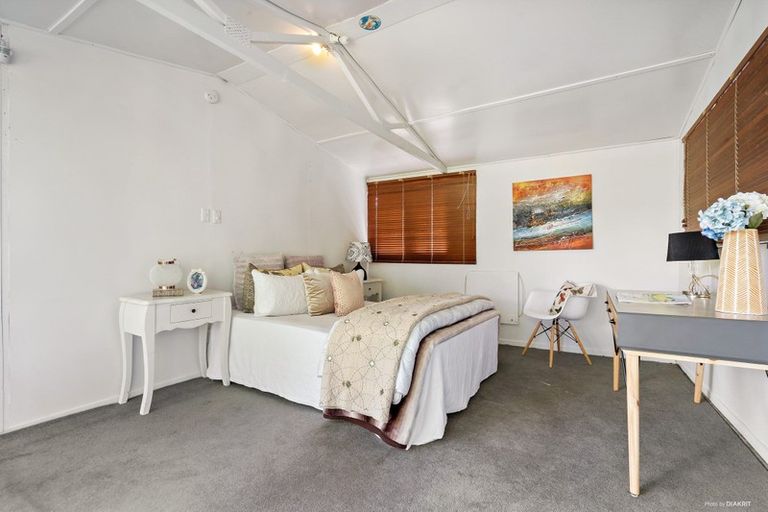 Photo of property in 20 Alamein Road, Panmure, Auckland, 1072