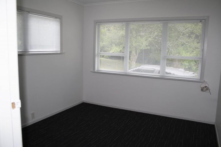 Photo of property in 17 Windy Ridge Road, Glenfield, Auckland, 0629