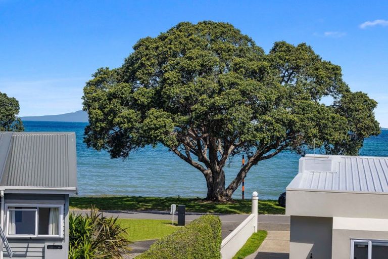Photo of property in 40a Matakatia Parade, Matakatia, Whangaparaoa, 0930
