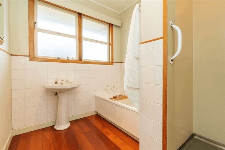 Photo of property in 6 Windsor Road, Maeroa, Hamilton, 3200